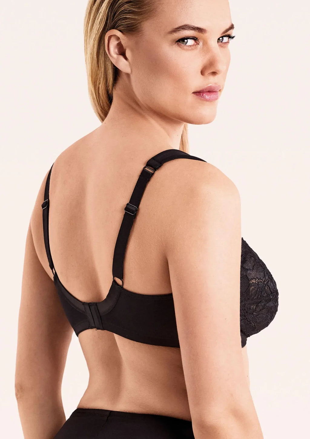 Czarny