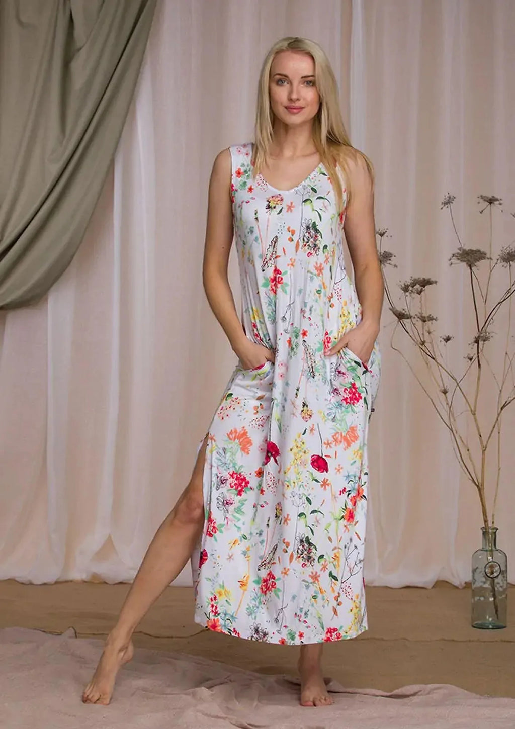 Długa sukienka damska Homewear w polne kwiaty LHD 906 1