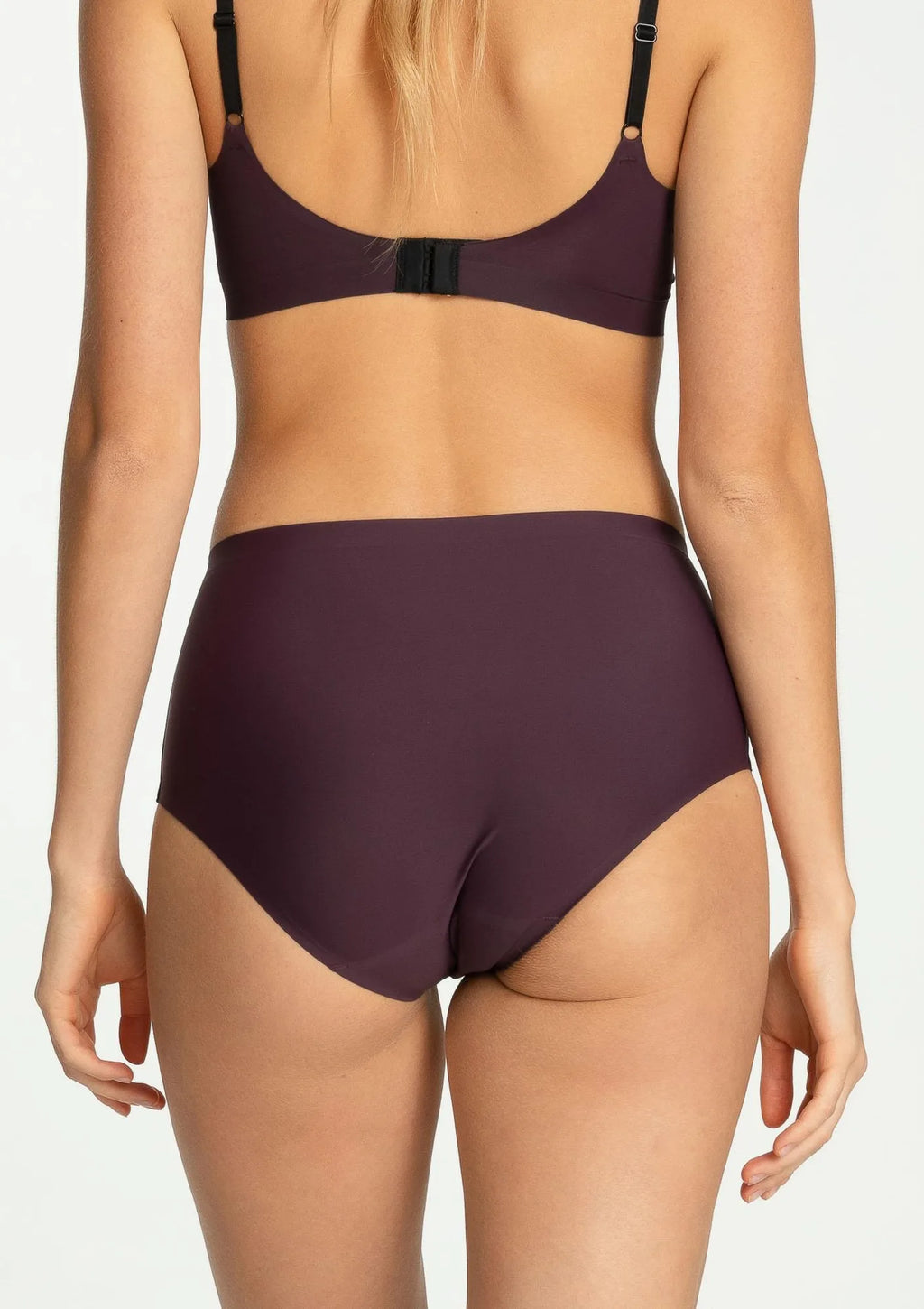 Figi damskie bezszwowe z wysokim stanem w modnym kolorze Dark Plum Julimex
