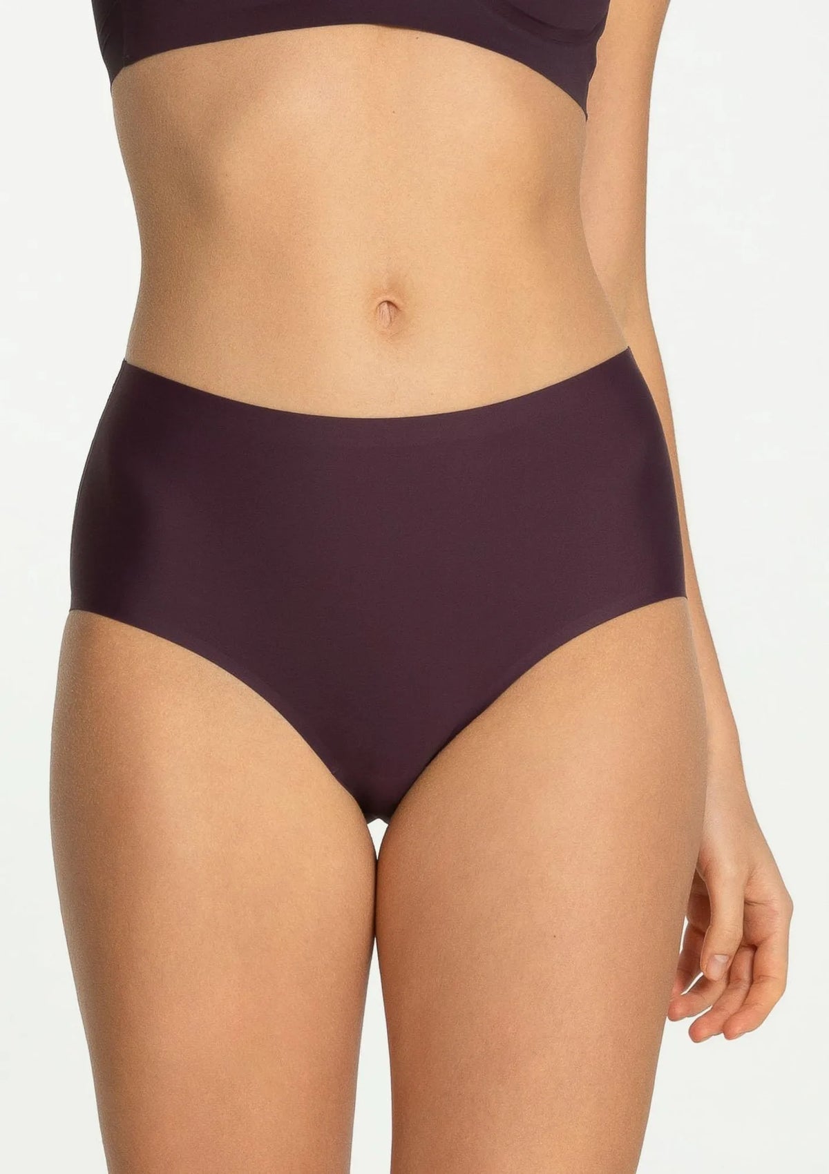 Figi damskie bezszwowe z wysokim stanem w modnym kolorze Dark Plum Julimex