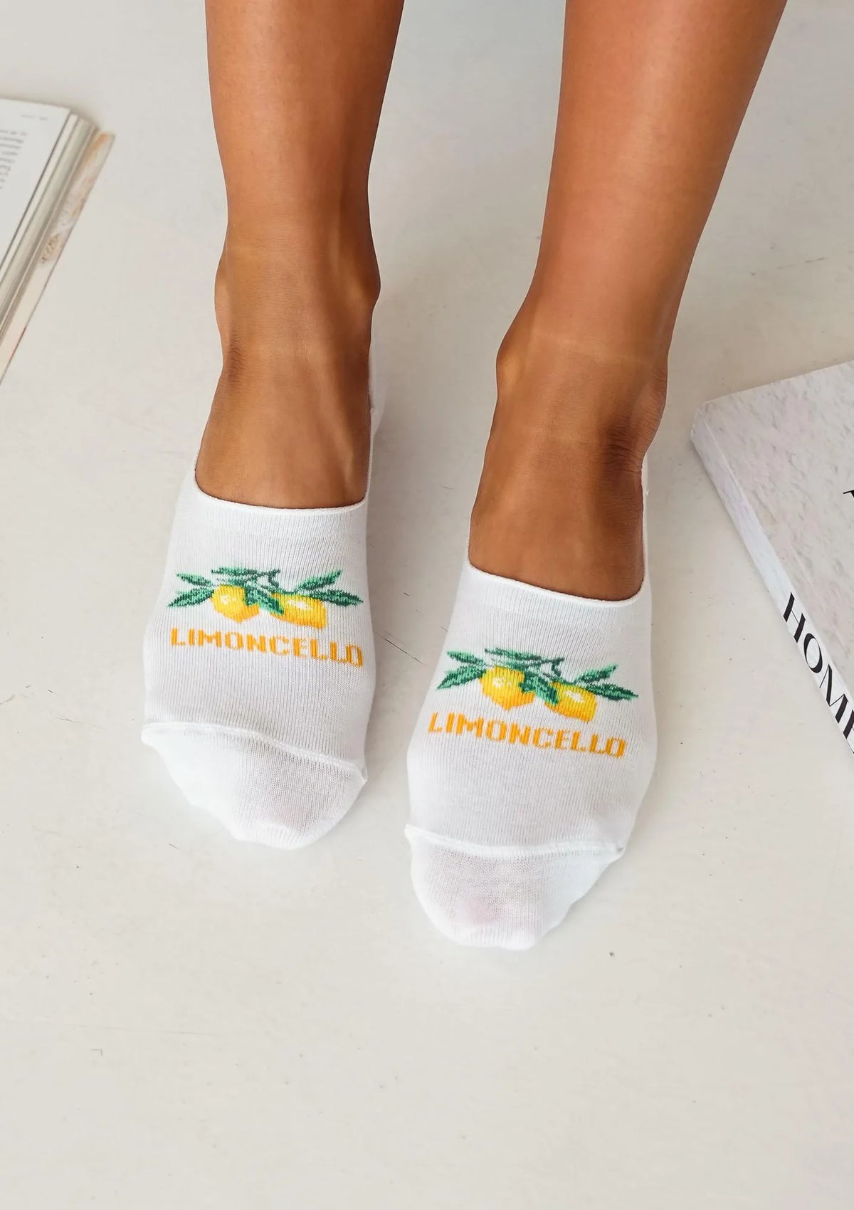 Mikrostopki damskie białe z letnim napisem Limoncello Milena