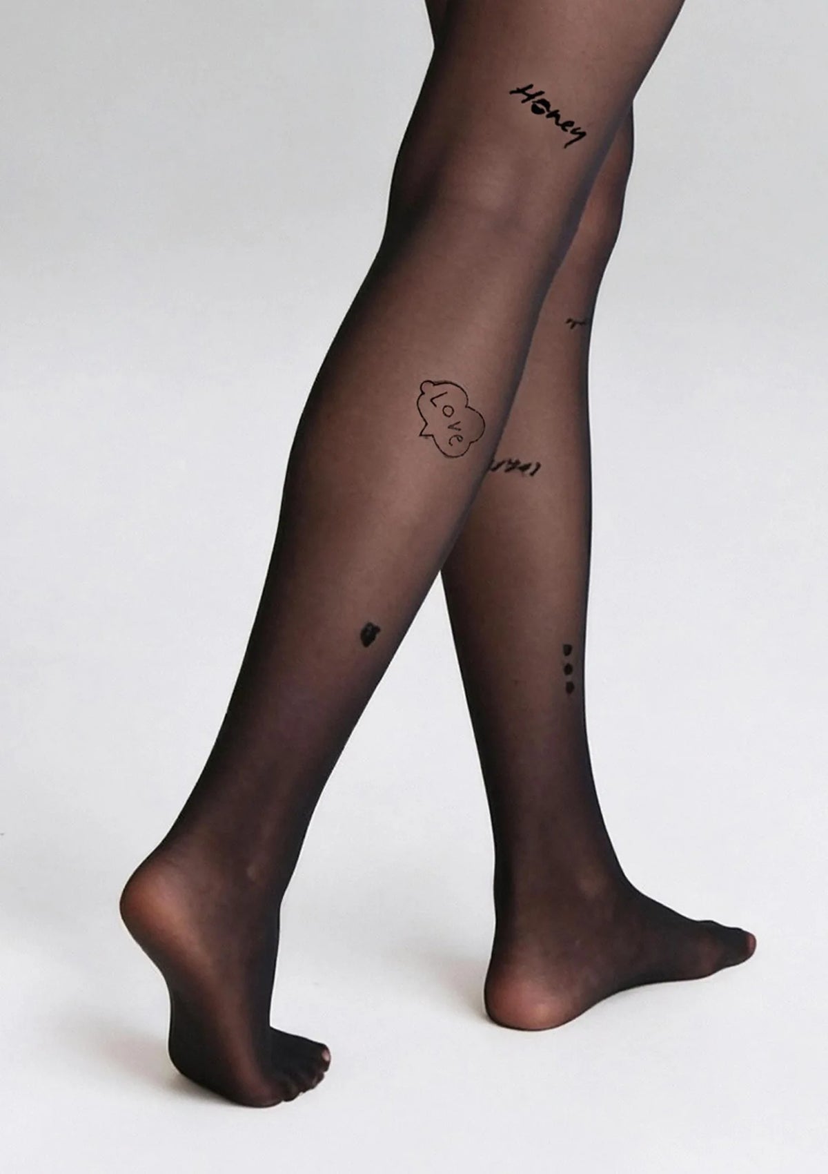 Black/black