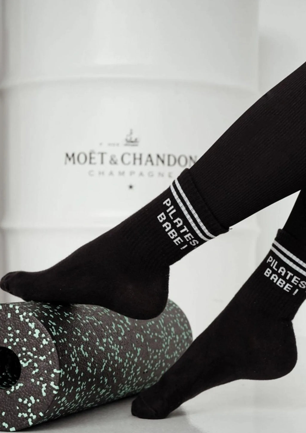 Czarny
