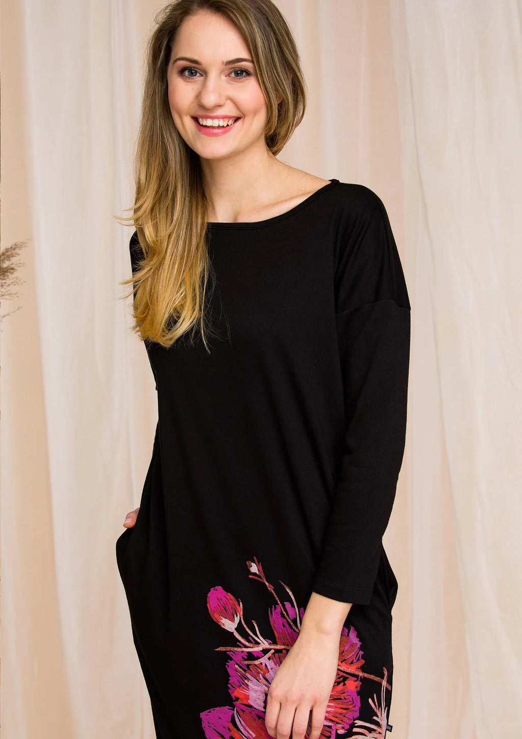 Sukienka damska Homewear z kwiatem LHD 902