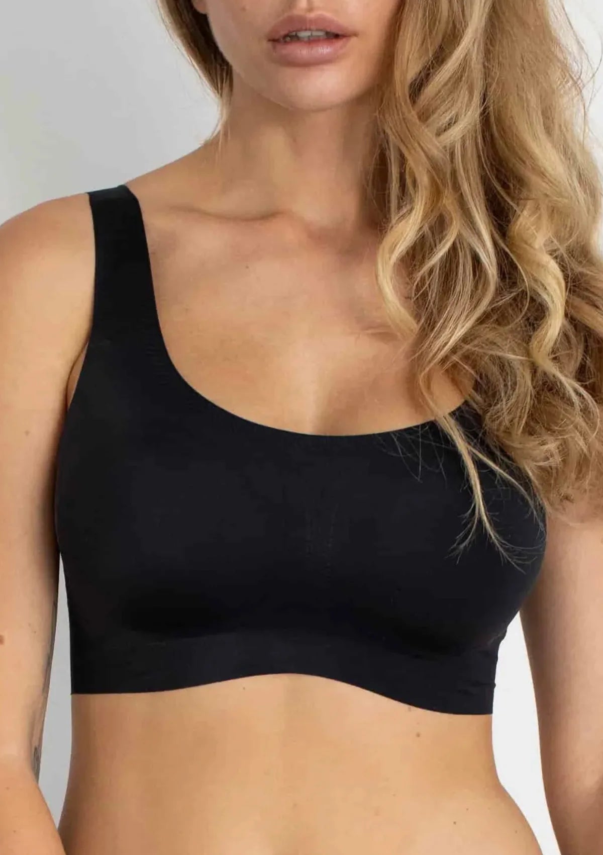 Top sportowy bezszwowy 3153 Yoga Kleo czarny