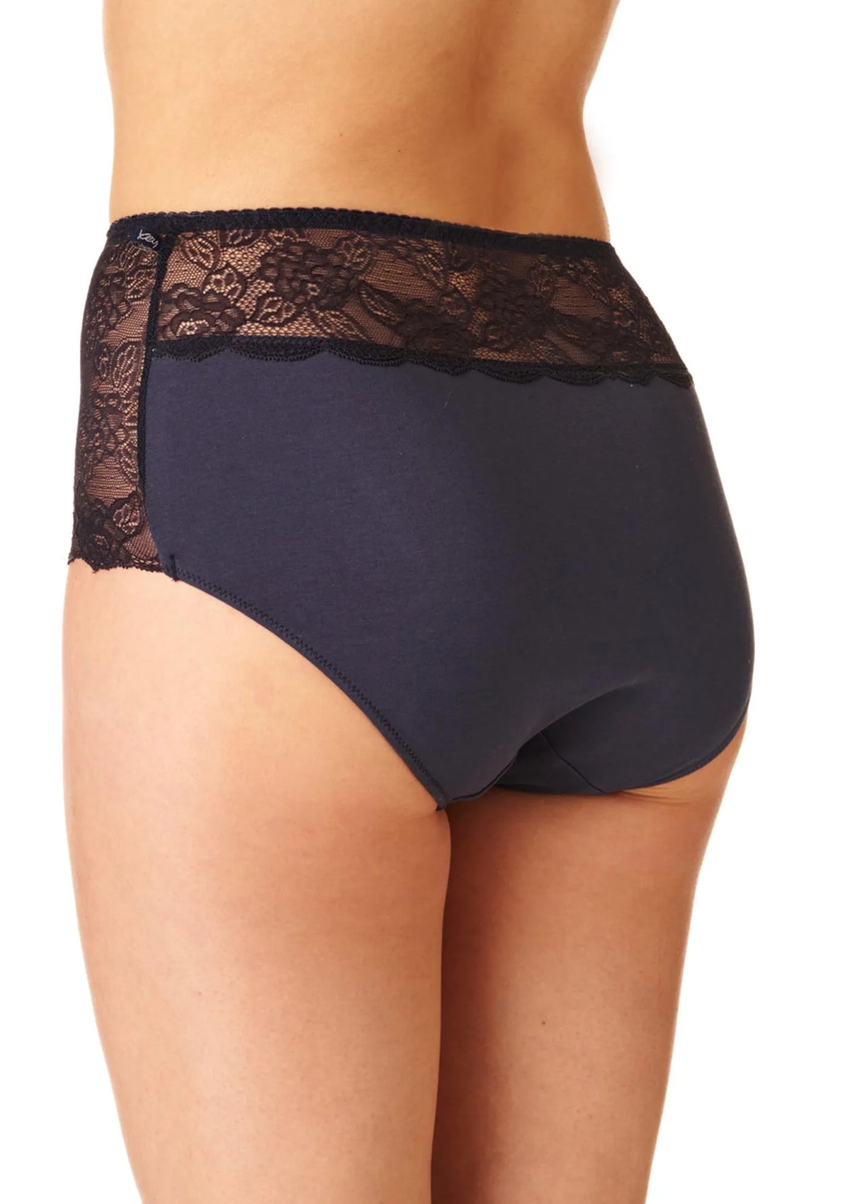 Wysokie figi damskie (2 pack) z koronką po bokach LPF 172